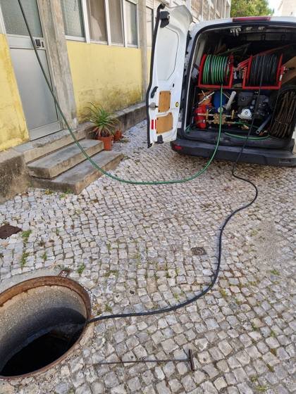Trabalho de canalização e desentupimento realizado pela Só Esgotos, foto 48