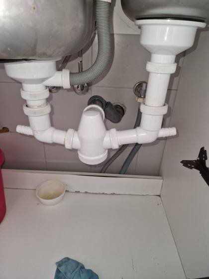 Trabalho de canalização e desentupimento realizado pela Só Esgotos, foto 90