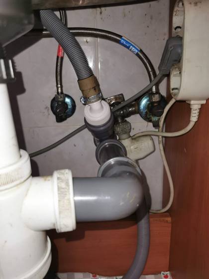 Trabalho de canalização e desentupimento realizado pela Só Esgotos, foto 169